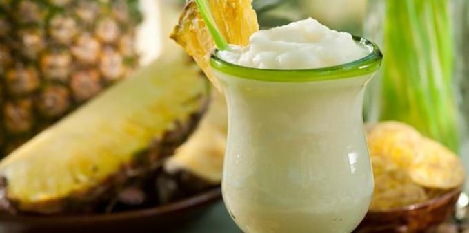 Labākais kokteiļi ar rumu: Pina Colada