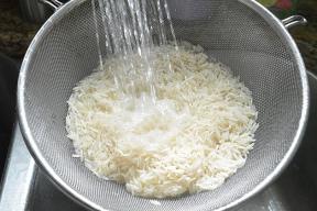 Kā gatavot rīsus: galvenos noteikumus un noslēpumi