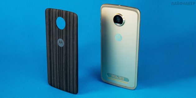 Moto Z2 Play: dekoratīvais panelis