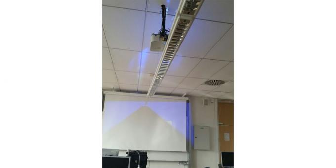Projektors skolā