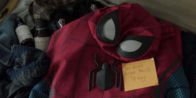Spider-Man: prom no mājām: Parker izskatās iesācēju uzņēmumā vairāk pieredzējušu mentoru