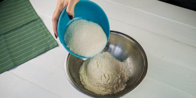 Kūka recepte ar bumbieriem: Mix miltiem un cukuru