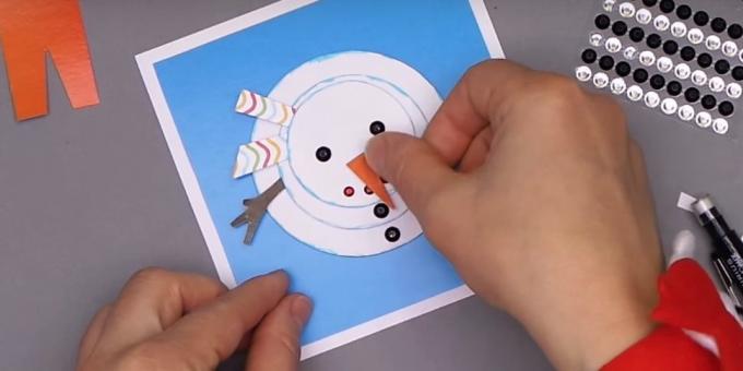kā padarīt Ziemassvētku kartiņu: pilnīga sniegavīrs