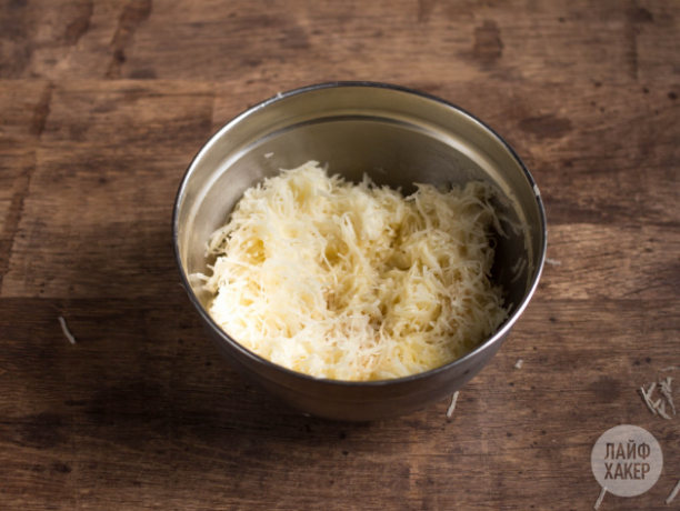 Kā pagatavot kartupeļu kišu: sasmalciniet kartupeļus