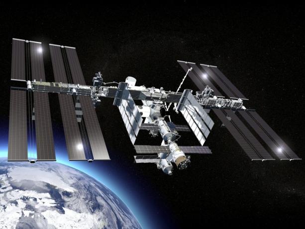 Kā pavadīt diena kosmonautika: monitoringa ISS