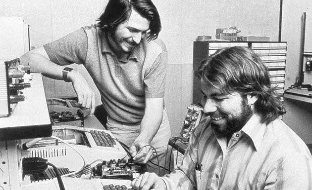 Grāmata "Kļūstot Steve Jobs" Steve Jobs un Steve Wozniak