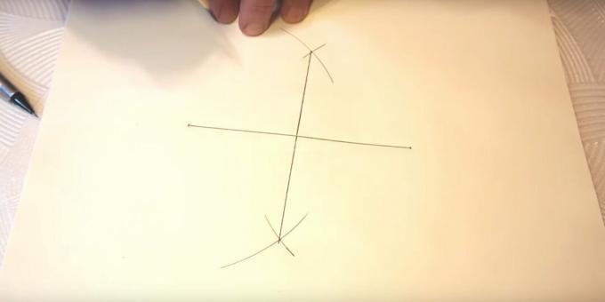 Kā uzzīmēt piecstaru zvaigzni: uzzīmējiet vertikālu līniju