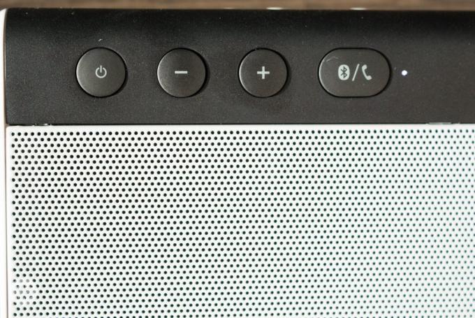 Creative Sound Blaster Roar 2 - augšējā panelī