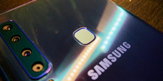 Samsung Galaxy A9: Sensors pirkstu nospiedumu