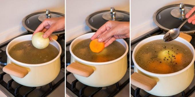 Kā gatavot vistas zupa: buljonu, pievieno burkānus, sīpolus un papriku