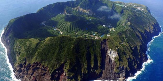Āzijas teritorija nav velti piesaistītu tūristus: vulkāna salas Aogasima, Japāna