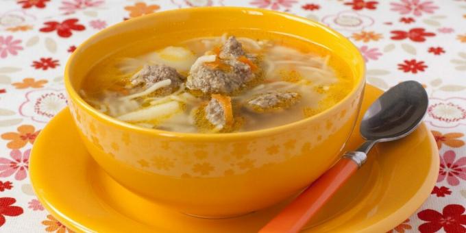 Zupa ar kotletēm un vermicelli