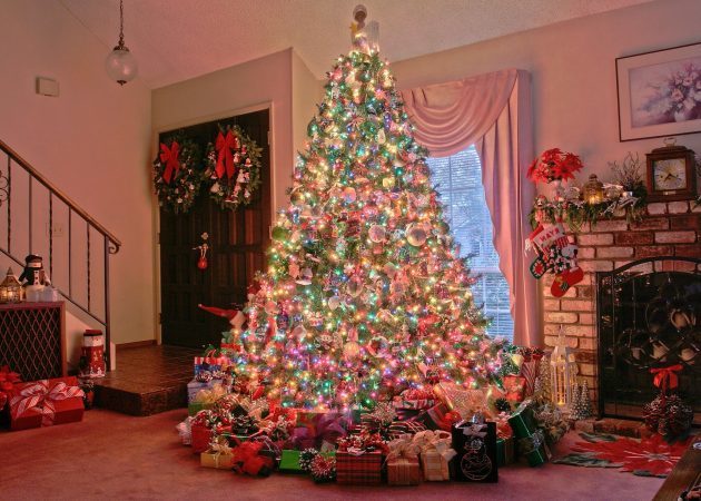 Dekorēšanas Ziemassvētku koks: kā uzstādīt