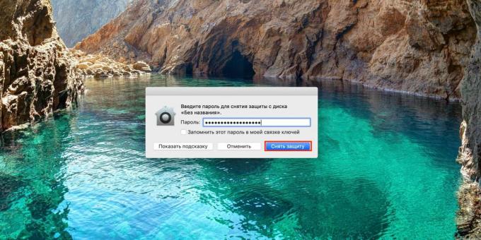 Paroles ievietošana USB zibatmiņā: ievadiet paroli un noklikšķiniet uz "Noņemt aizsardzību"