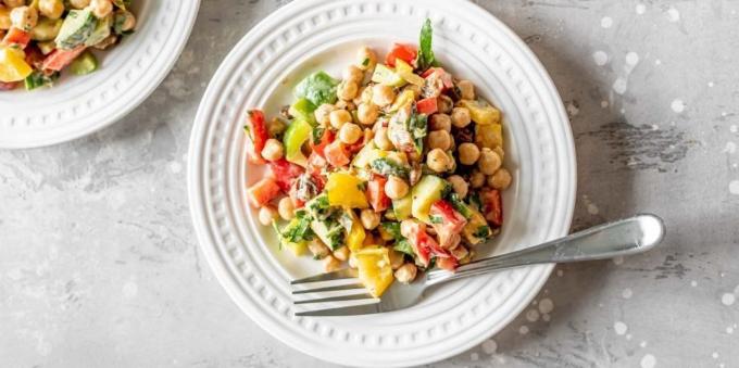 Salāti ar paprikas un aunazirņi: viegli recepte