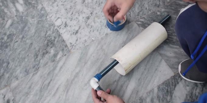 Strūklakas izgatavošana pats: iesaiņojiet ūdens cauruli ar līmlenti