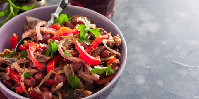 Salāti recepte ar liellopu gaļu, pupiņām un papriku