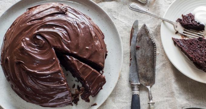 Šokolādes kūka mikroviļņu krāsnī