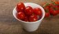 Marinēti tomāti, pildīti ar ķiplokiem