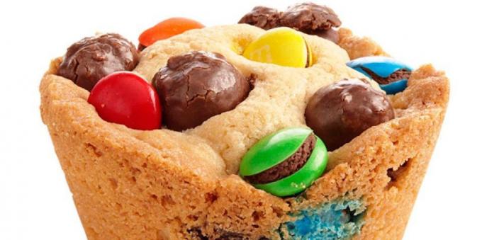Receptes garšīgu cookies: cupcakes ar M & M s