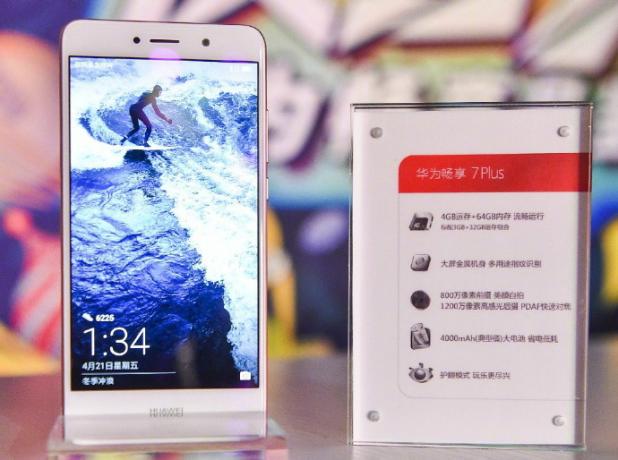 Huawei Izbaudiet 7 Plus: izskatu, izmantojot viedtālruni