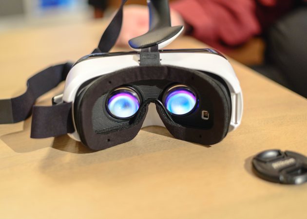 VR-sīkrīkus: Samsung Gear VR