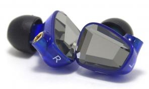 Lēti in-ear monitors ar maināmu kabeli