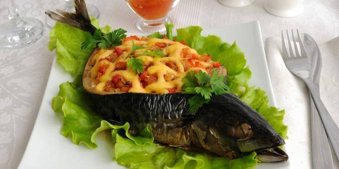 Krāšņu makreles receptes: skumbrija ar dārzeņiem, sēnēm un sieru