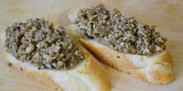 Baklažānu: Caviar no grauzdētas baklažāni ar valriekstiem