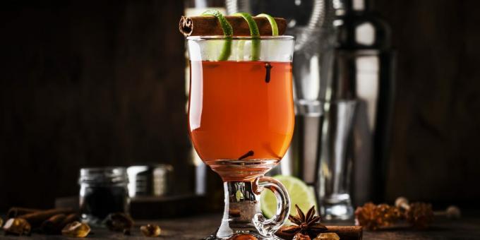 Grogs ar rumu, tēju un garšvielām: vienkārša recepte