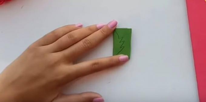 Dzimšanas karte ar savām rokām: samazinājums no zaļas papīra lapām