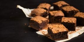 Brownie ar tumšo šokolādi vienā bļodā