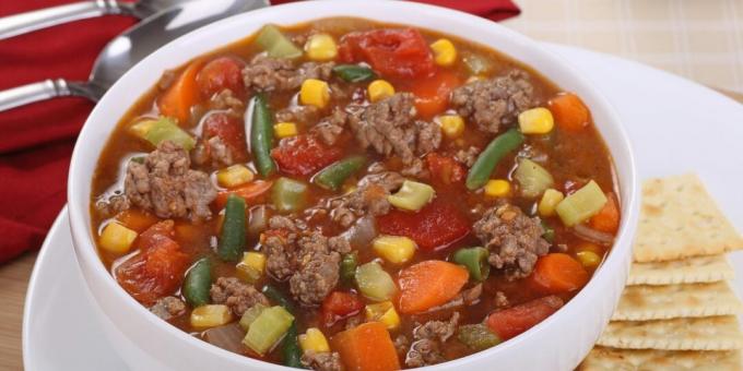Zupa ar malto gaļu un dārzeņiem