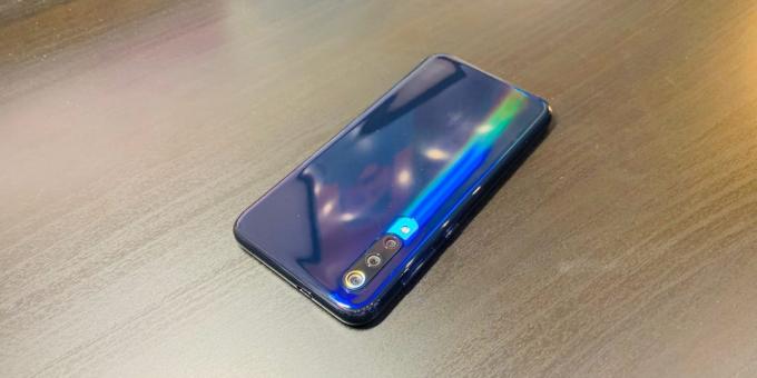 Xiaomi Mi 9 SE: Gadījumā