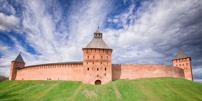 Skaistas vietas Krievijā. Novgorod Kremlin