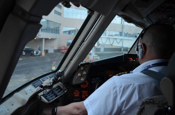 Andrew Gromozdin izmēģinājuma "Boeing", aplausi pasažieru