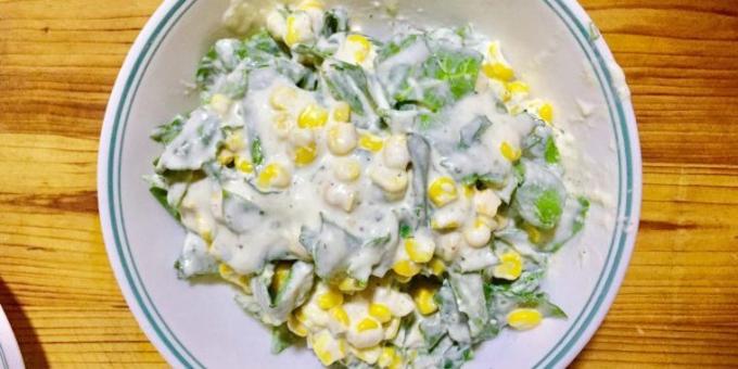Salāti ar spinātiem un kukurūzas