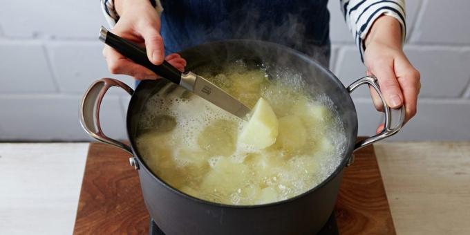 Kā pagatavot kartupeļus tīrāmās