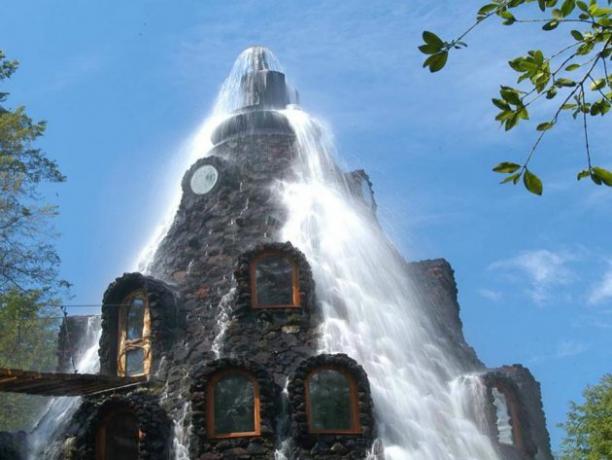 Hotel Magic Mountain Hotel atrodas Čīles aizsargājamo mežu