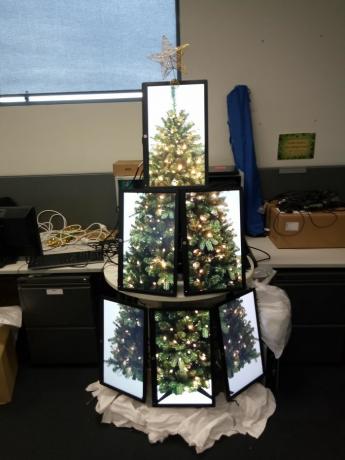 Ziemassvētku eglīte no monitoriem