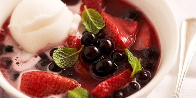Receptes ar zemenēm: Berry zupa