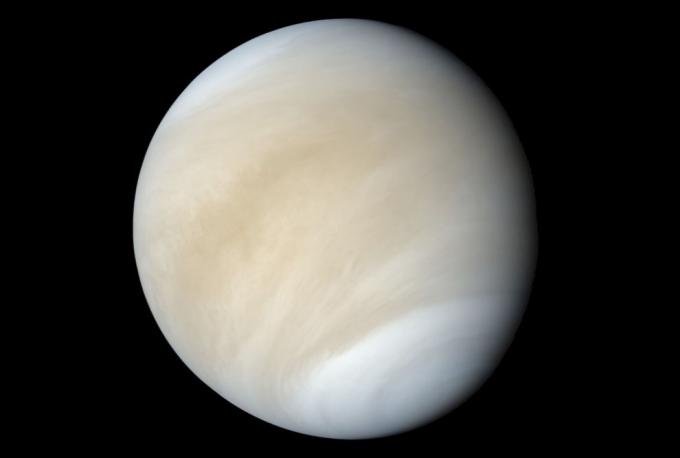 Interesanti fakti: Venus - vienīgā planēta, kas rotē pulksteņrādītāja virzienā