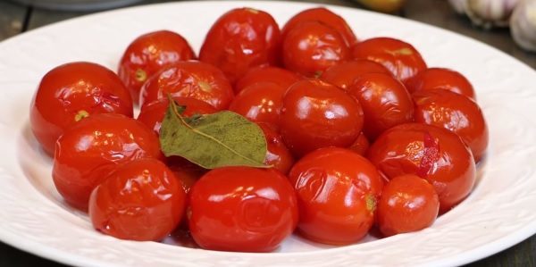 Sweet marinēti tomāti - receptes