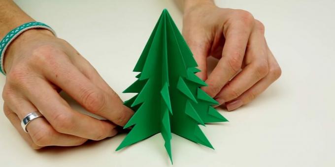 Kā padarīt Ziemassvētku eglīti no papīra ar savām rokām