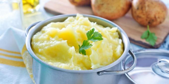 Kartupeļu biezenis ar trīs veidu sieriem