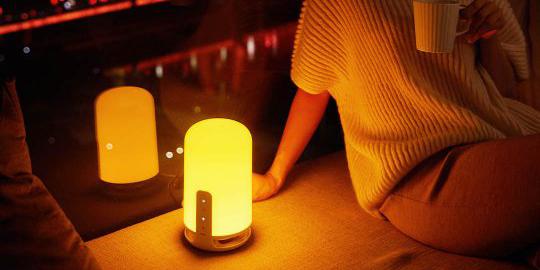 Xiaomi ir izlaidis redzamībai drošu nakts lampu. Viņa neizstaro zilu gaismu