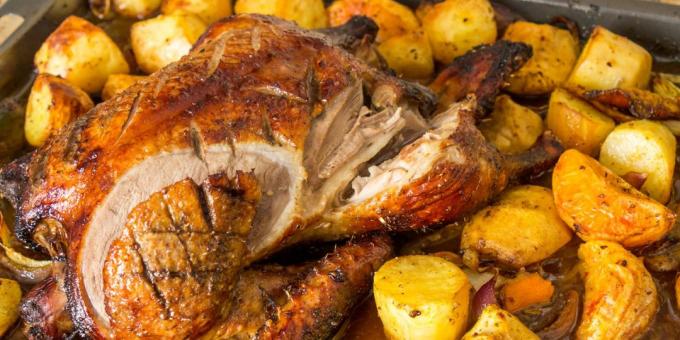 Duck krāsnī Kā gatavot pīle ar kraukšķīgiem kartupeļiem un mērci recepte, ko Džeimijs Olivers