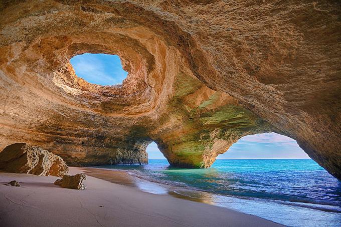 Benagil Sea Cave Beach - Algarve, Portugāle labākās pludmales