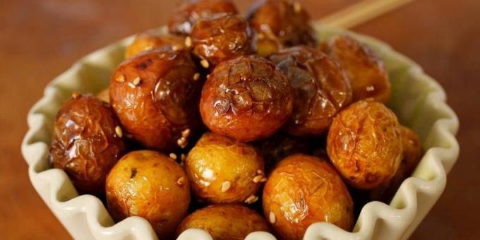 Receptes: Young kartupeļus glazūrā sojas mērci, medu un ķiplokiem