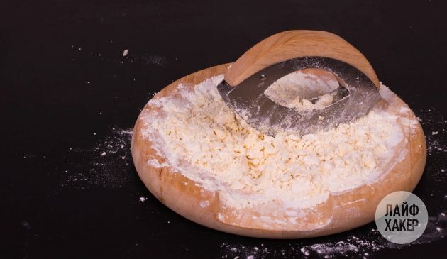 Siera krekeri: sviestu un miltus pārvērš mazās drumstalās